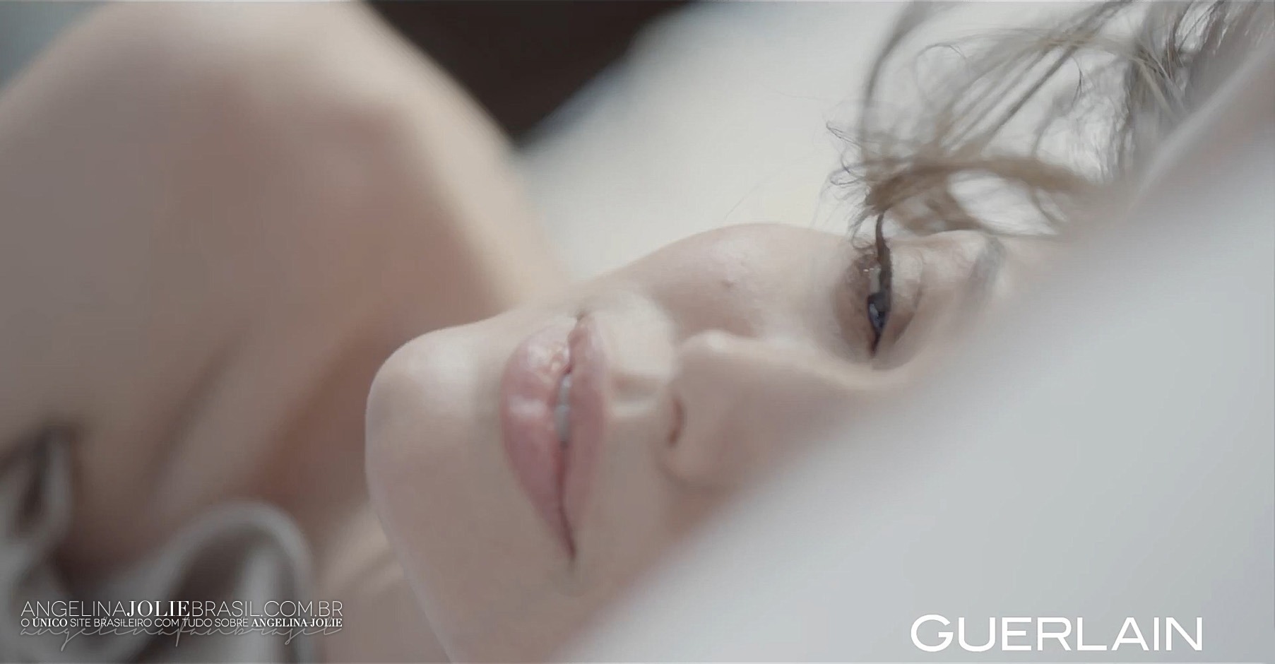 CampanhasPublicitarias-Guerlain-Screencaps-Intense-001.jpg