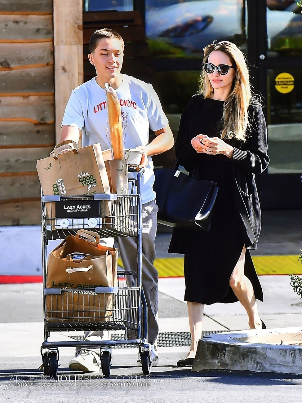 Candids-2025-05-Maio-01-001.jpg
