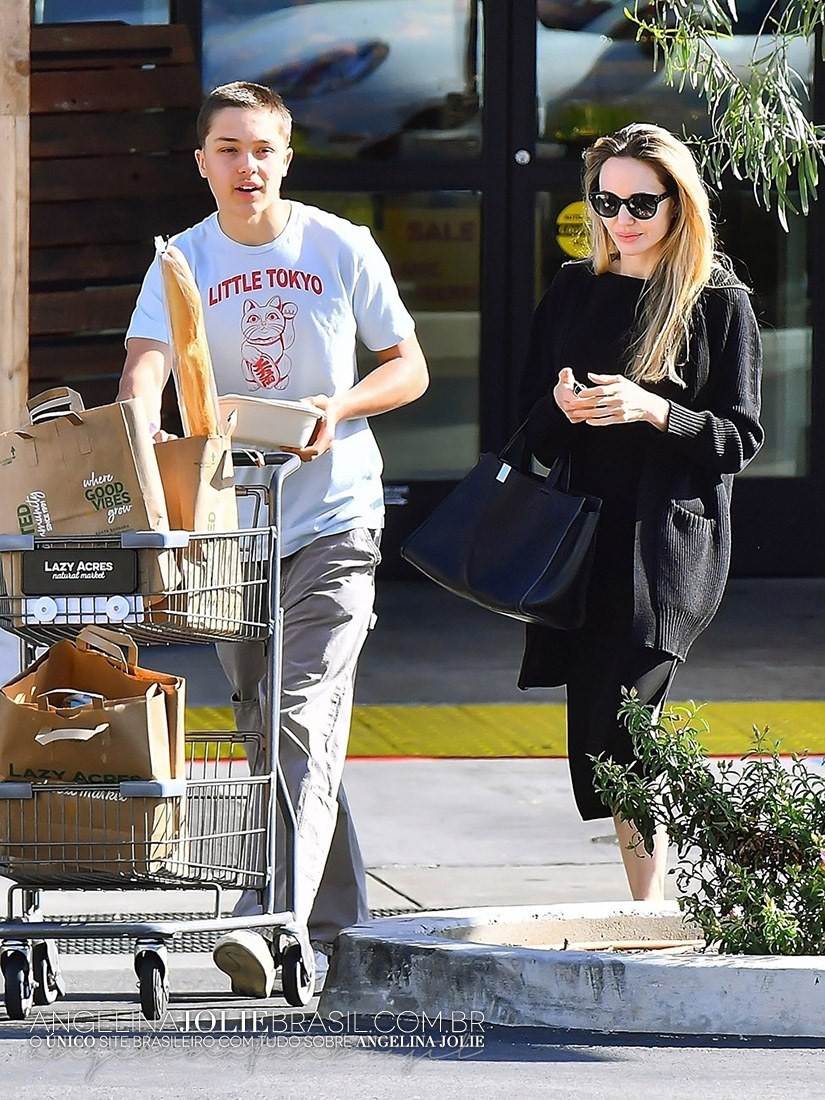 Candids-2025-05-Maio-01-016.jpg