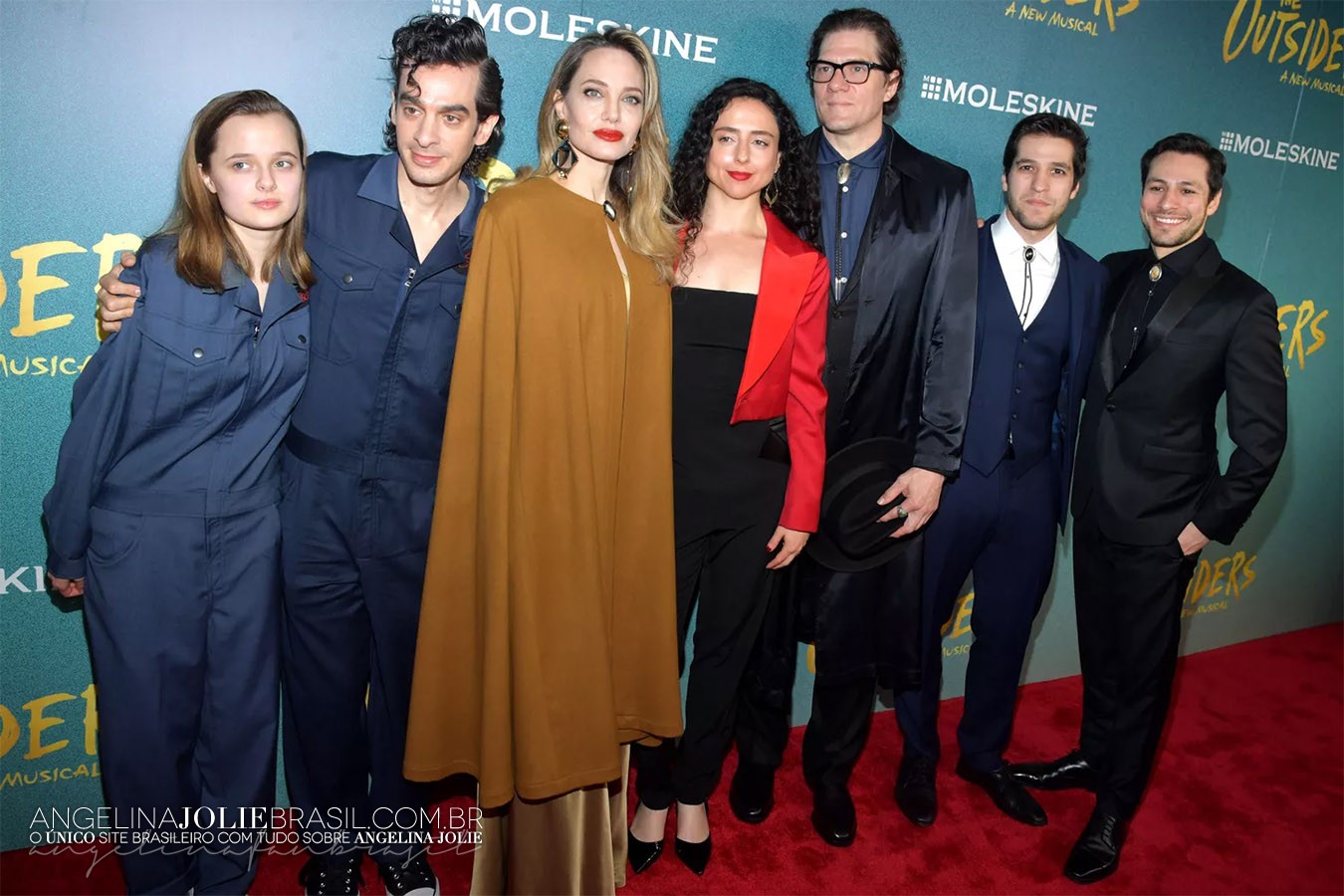 Eventos-2024-04-Abril-Premiere-The_Outsiders-002.jpg