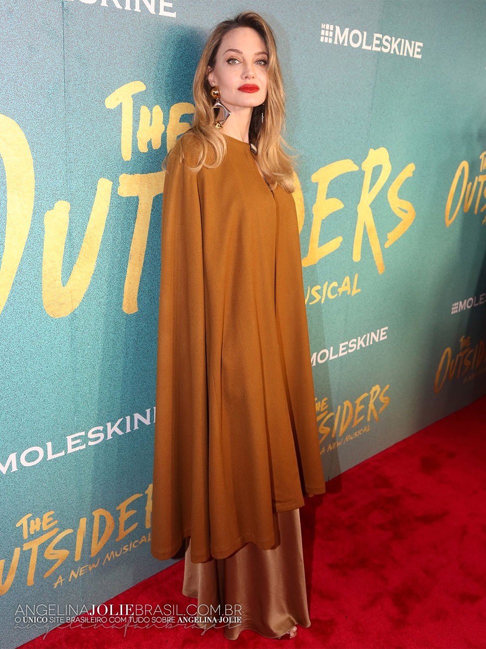 Eventos-2024-04-Abril-Premiere-The_Outsiders-015.jpg
