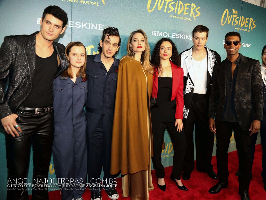 Eventos-2024-04-Abril-Premiere-The_Outsiders-086.jpg
