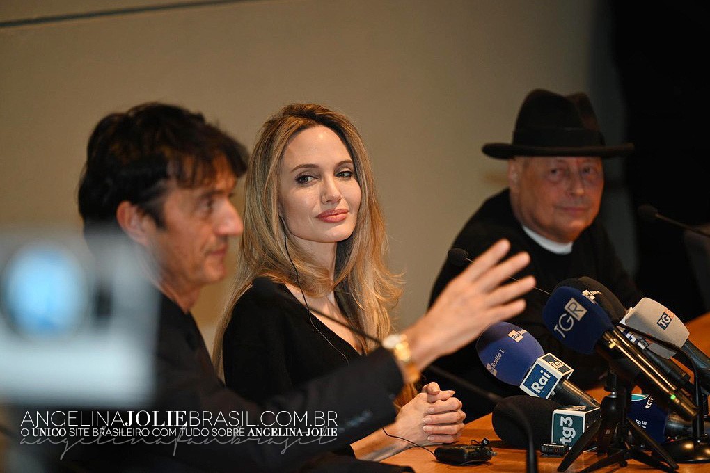 Eventos-2024-11-Coletiva-WithoutBlood-Torino-014.jpg