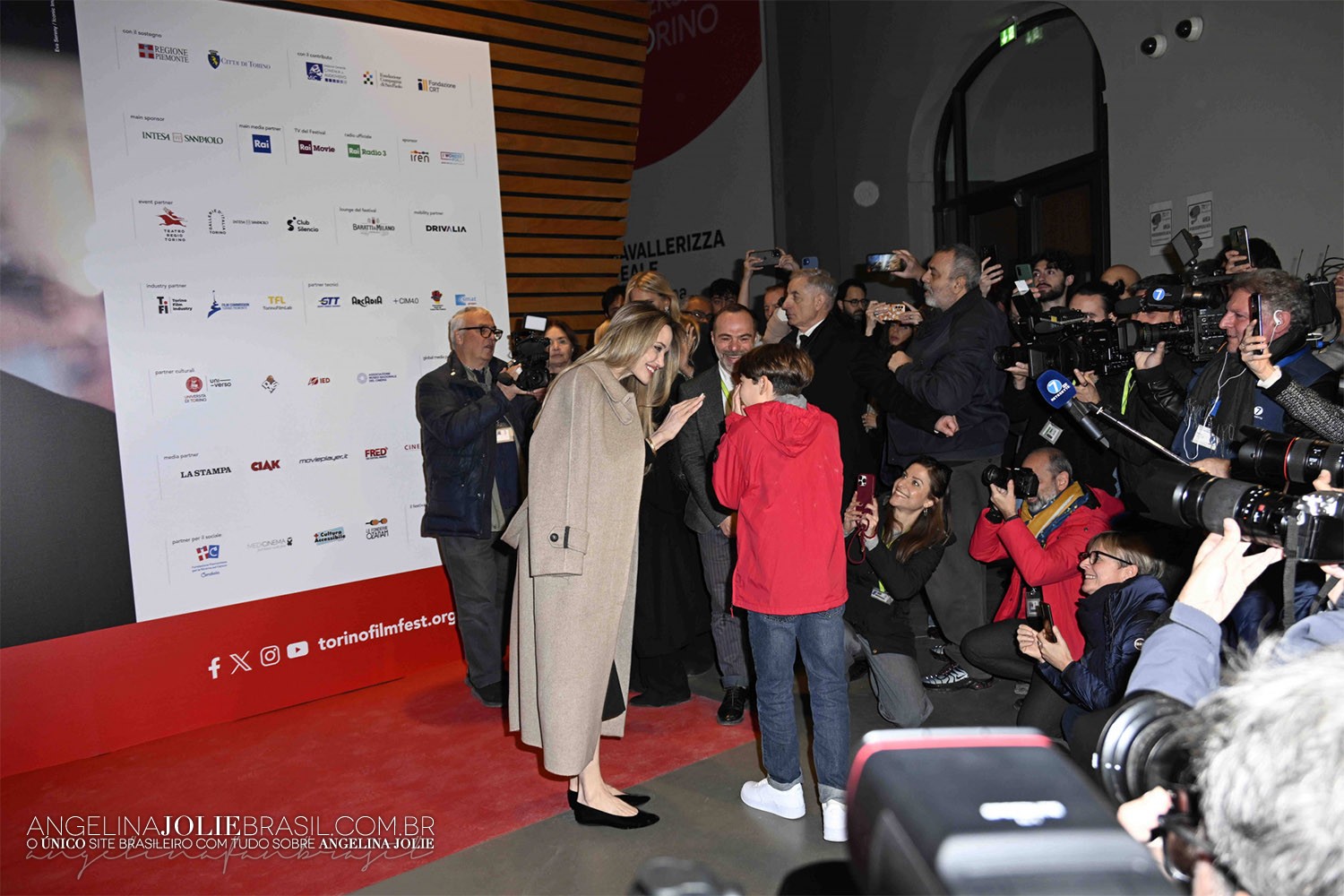 Eventos-2024-11-Photocall-WithoutBlood-Torino-045.jpg