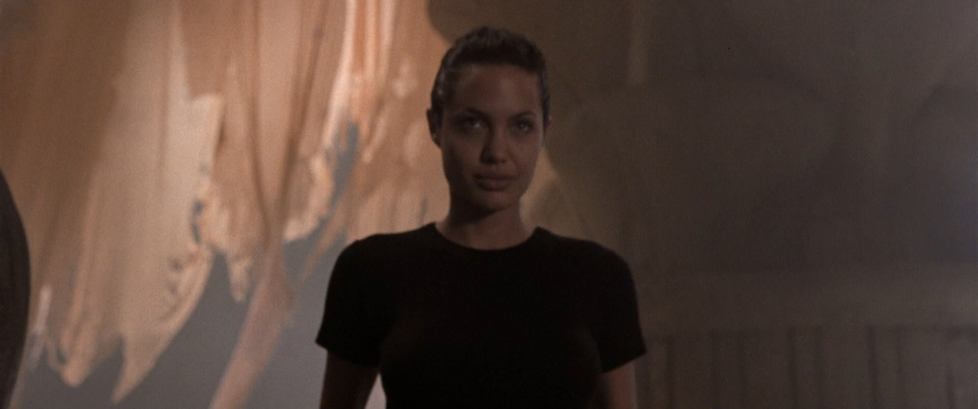 Filmes-2001-Lara-Croft-Tomb-Raider-Capturas-024.jpg
