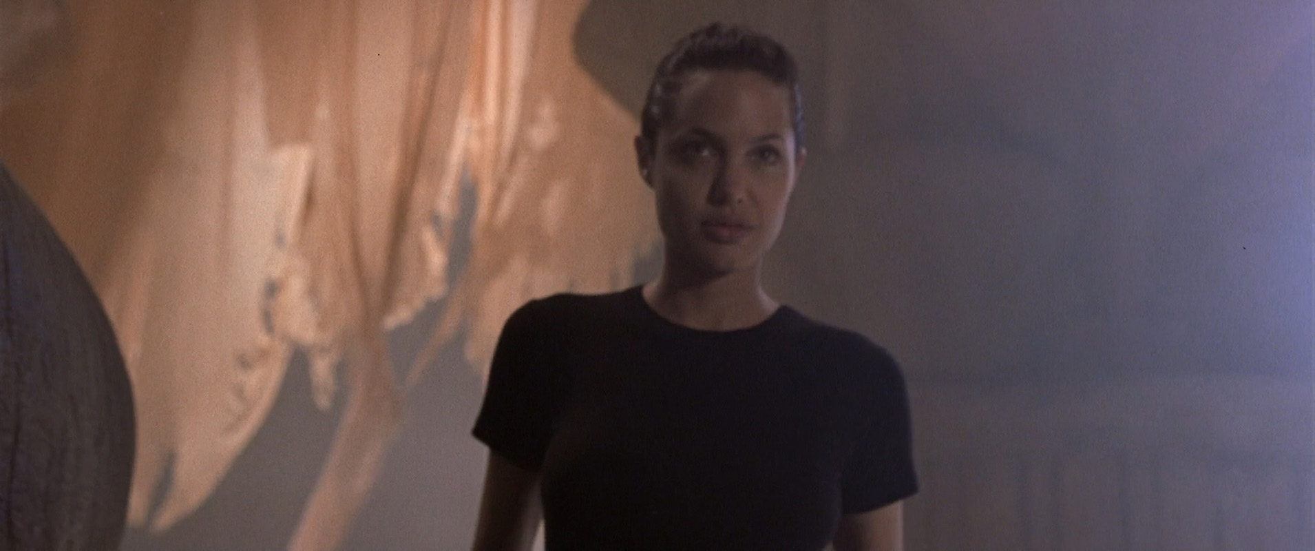 Filmes-2001-Lara-Croft-Tomb-Raider-Capturas-025.jpg