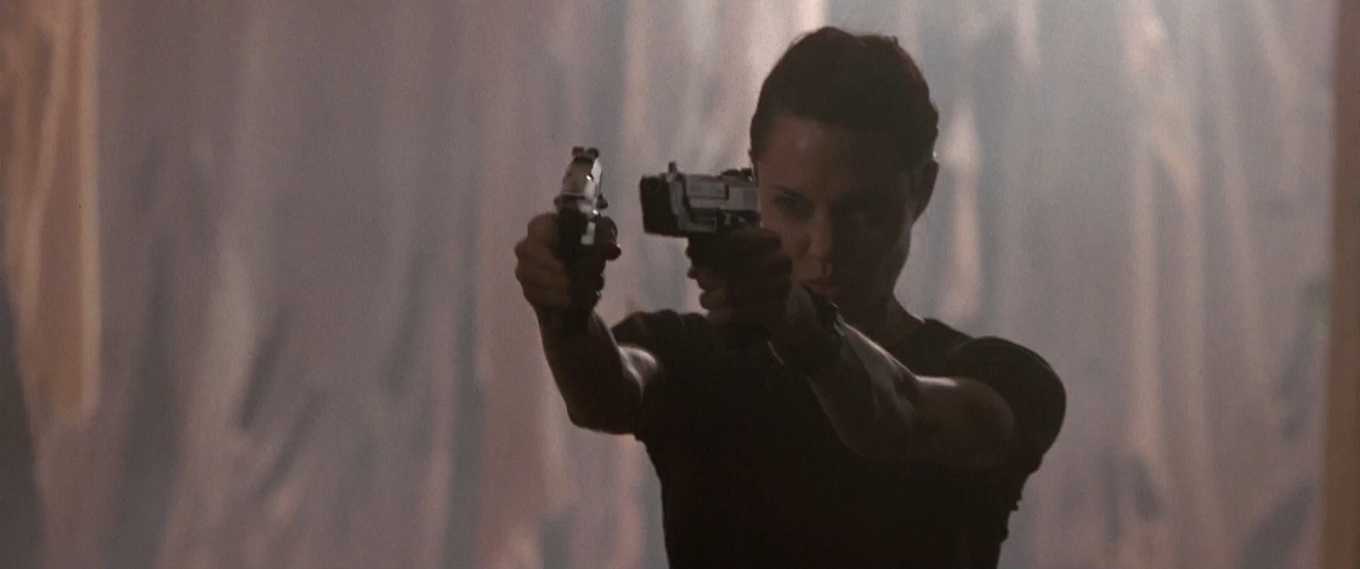 Filmes-2001-Lara-Croft-Tomb-Raider-Capturas-039.jpg