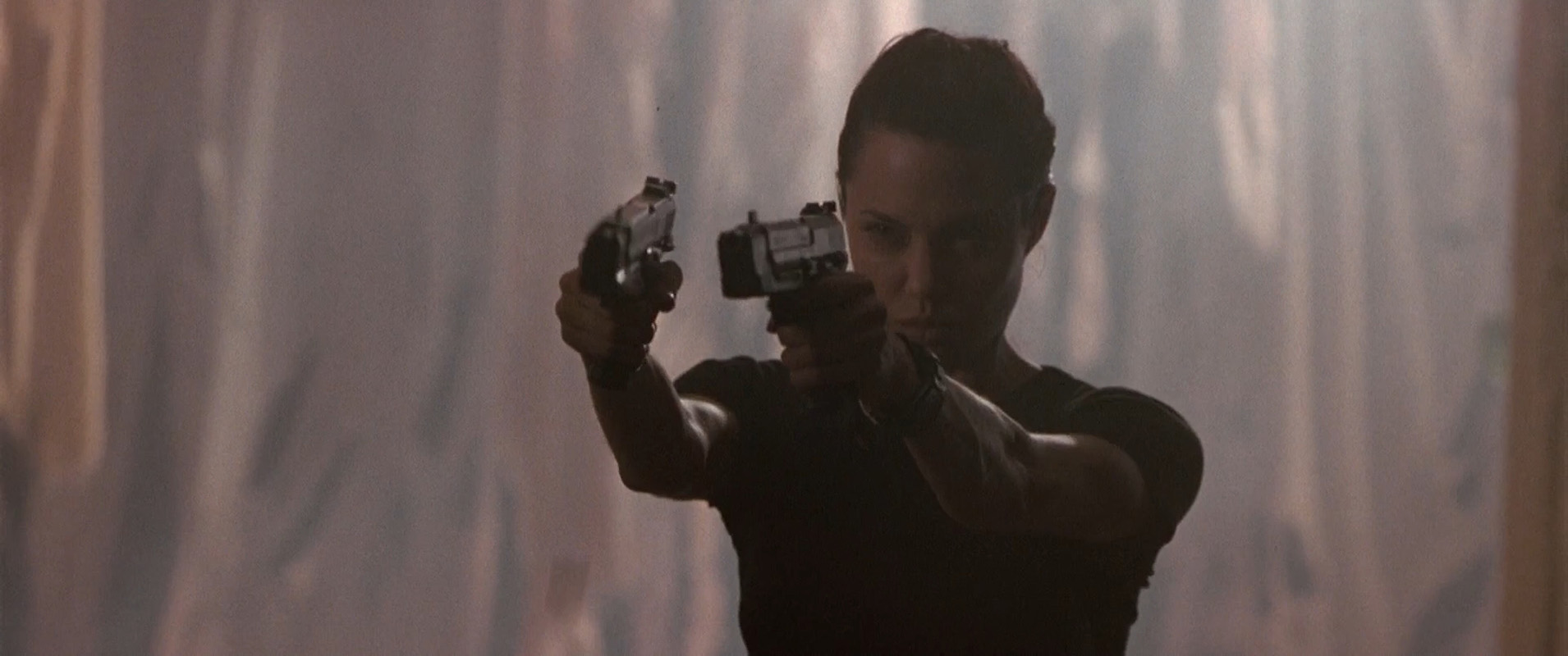 Filmes-2001-Lara-Croft-Tomb-Raider-Capturas-042.jpg