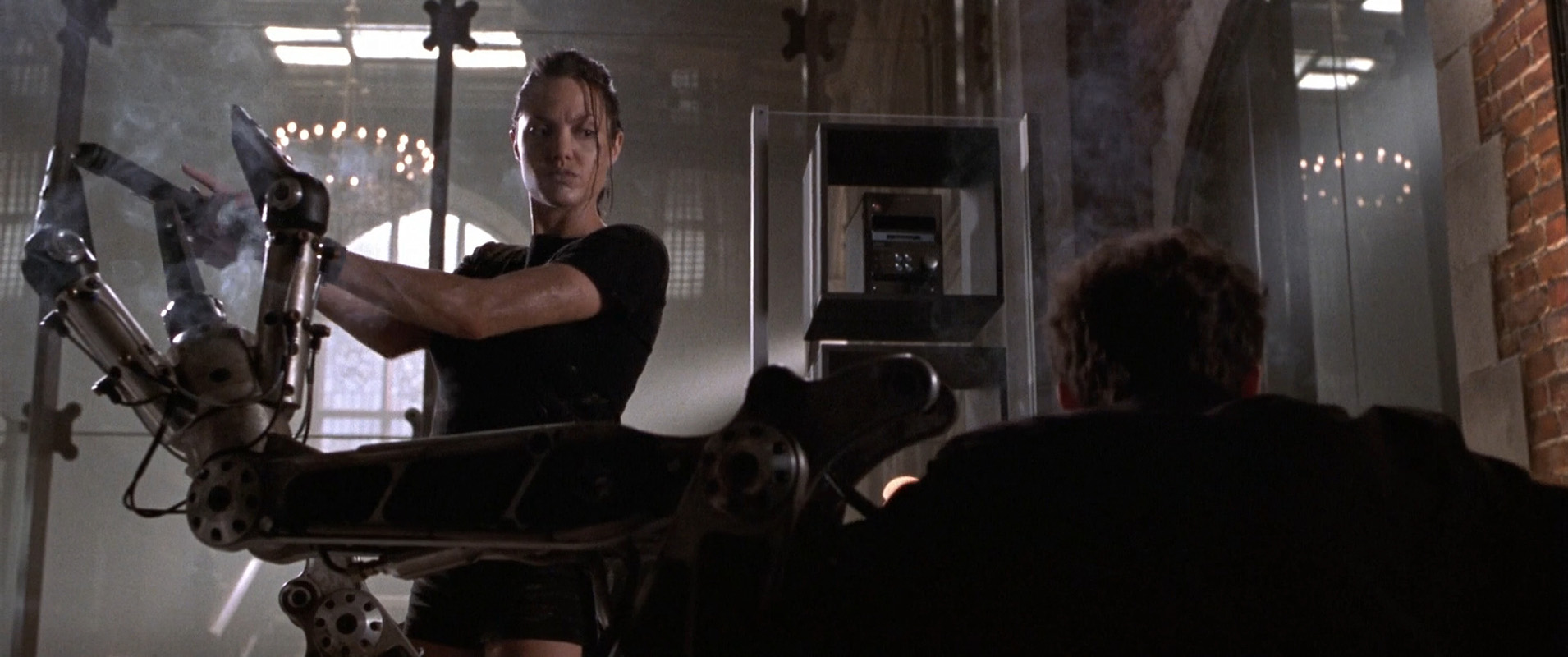Filmes-2001-Lara-Croft-Tomb-Raider-Capturas-108.jpg Filmes-2001-Lara-Croft-Tomb-Raider-Capturas-108.jpg