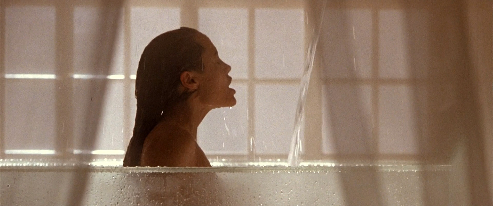 Filmes-2001-Lara-Croft-Tomb-Raider-Capturas-136.jpg Filmes-2001-Lara-Croft-Tomb-Raider-Capturas-136.jpg