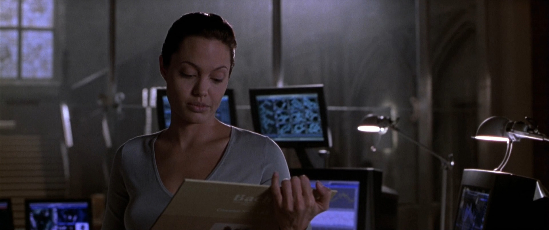 Filmes-2001-Lara-Croft-Tomb-Raider-Capturas-324.jpg