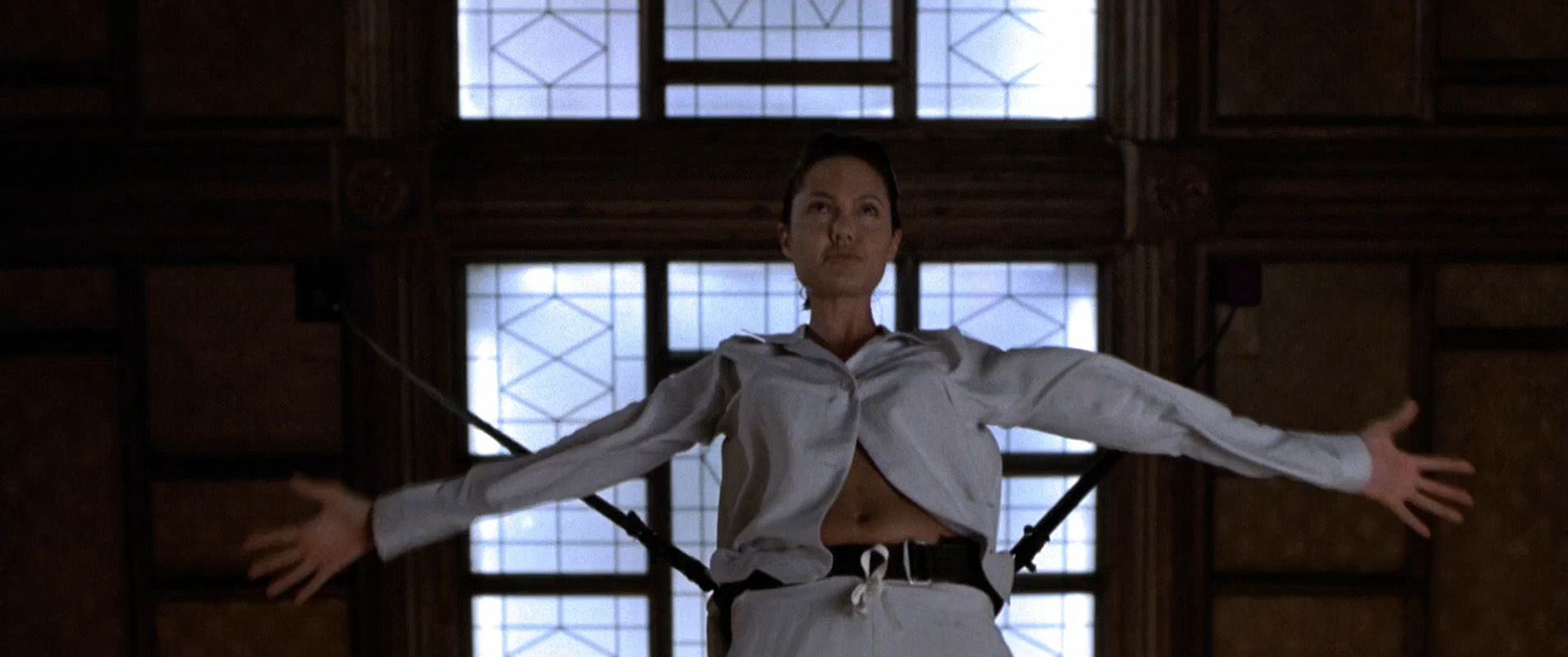 Filmes-2001-Lara-Croft-Tomb-Raider-Capturas-335.jpg