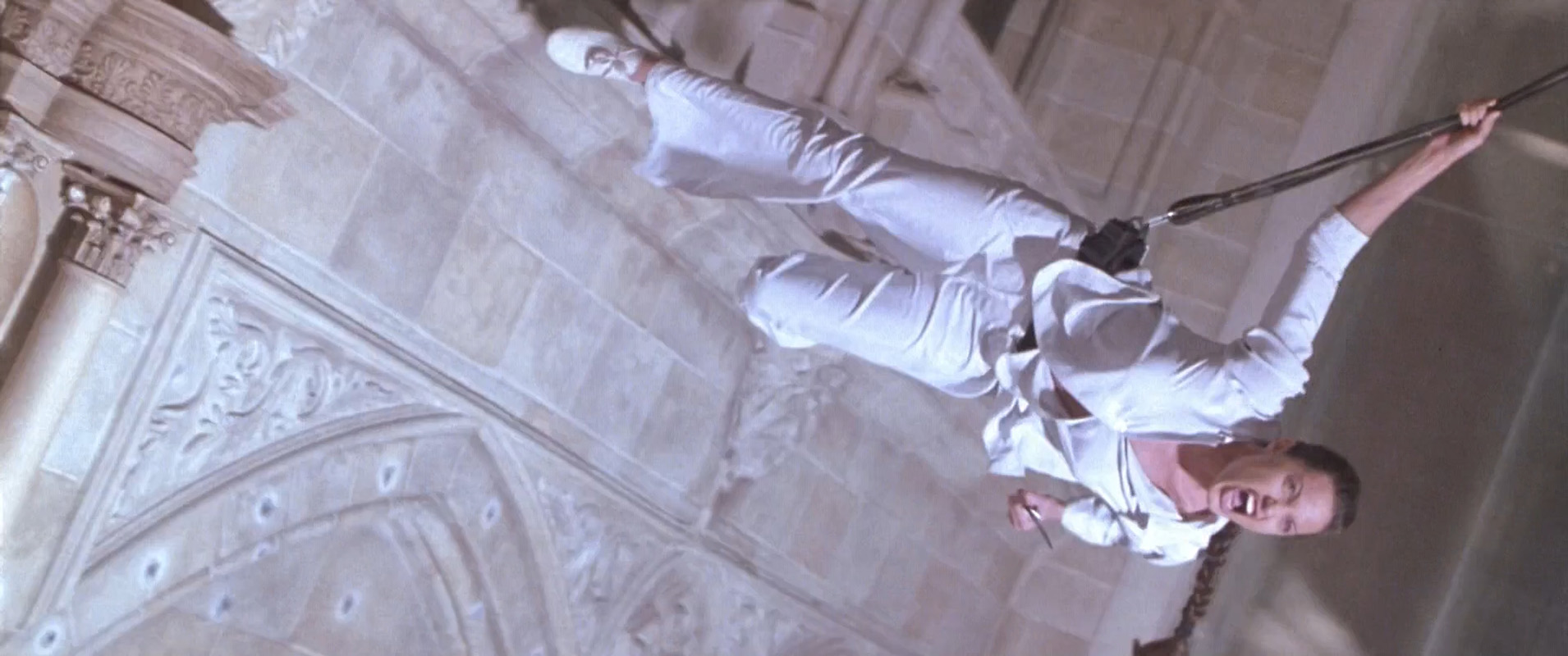 Filmes-2001-Lara-Croft-Tomb-Raider-Capturas-364.jpg