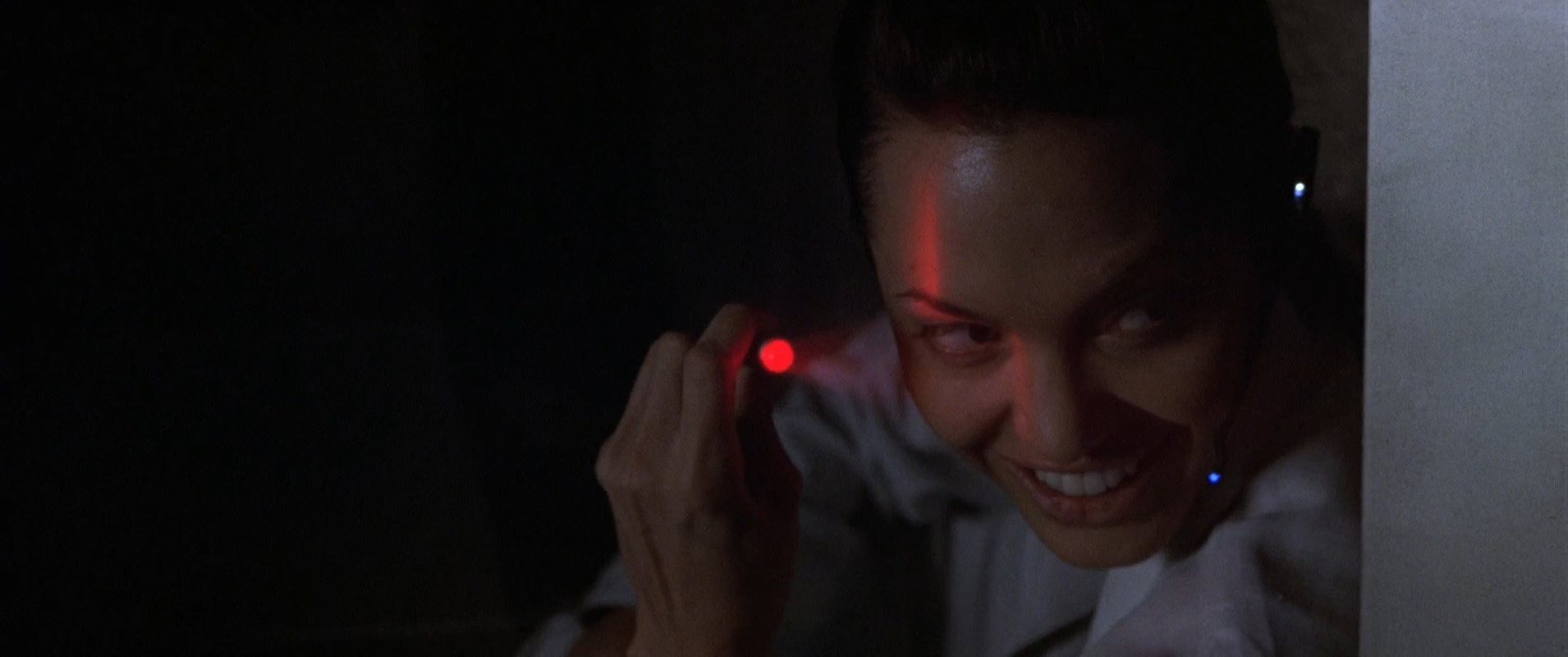 Filmes-2001-Lara-Croft-Tomb-Raider-Capturas-411.jpg Filmes-2001-Lara-Croft-Tomb-Raider-Capturas-411.jpg
