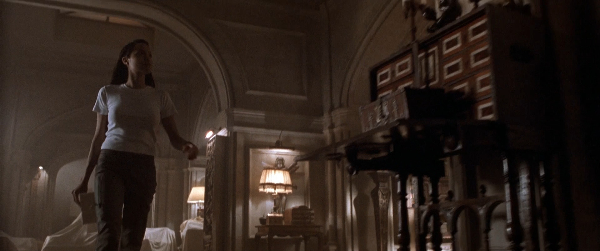 Filmes-2001-Lara-Croft-Tomb-Raider-Capturas-496.jpg
