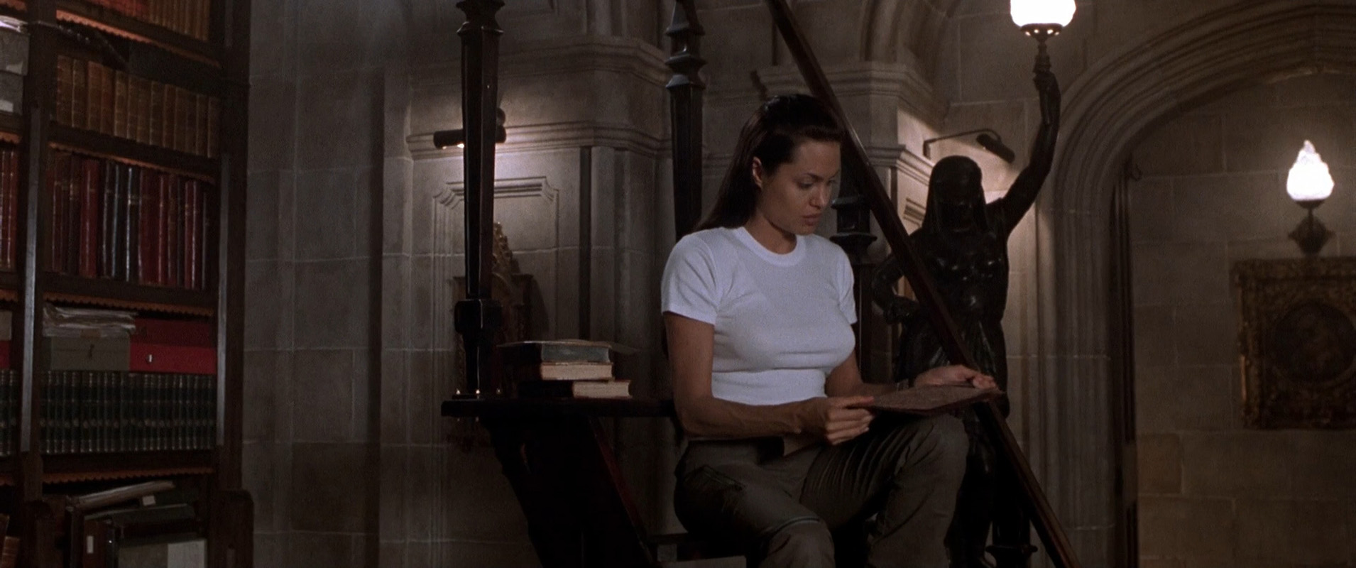 Filmes-2001-Lara-Croft-Tomb-Raider-Capturas-512.jpg