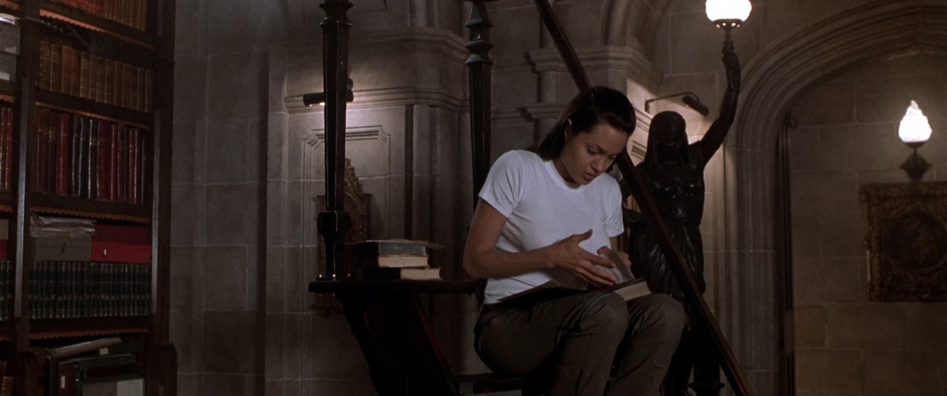 Filmes-2001-Lara-Croft-Tomb-Raider-Capturas-515.jpg