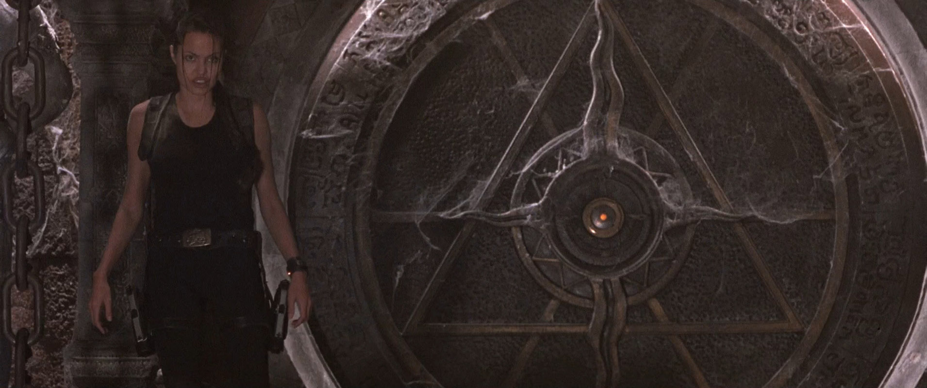 Filmes-2001-Lara-Croft-Tomb-Raider-Capturas-696.jpg Filmes-2001-Lara-Croft-Tomb-Raider-Capturas-696.jpg