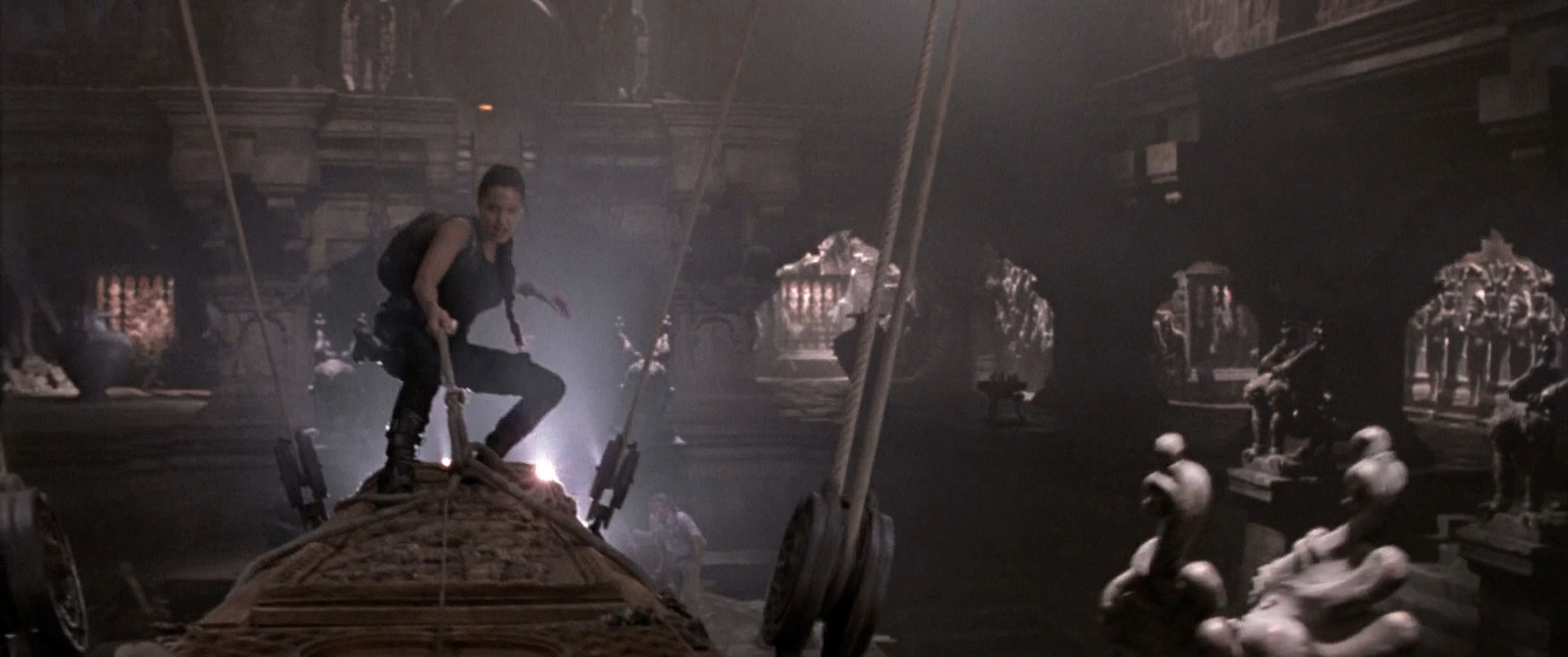 Filmes-2001-Lara-Croft-Tomb-Raider-Capturas-706.jpg Filmes-2001-Lara-Croft-Tomb-Raider-Capturas-706.jpg