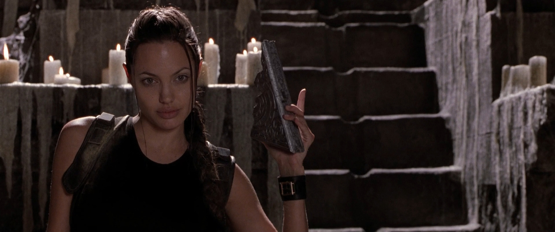 Filmes-2001-Lara-Croft-Tomb-Raider-Capturas-747.jpg Filmes-2001-Lara-Croft-Tomb-Raider-Capturas-747.jpg