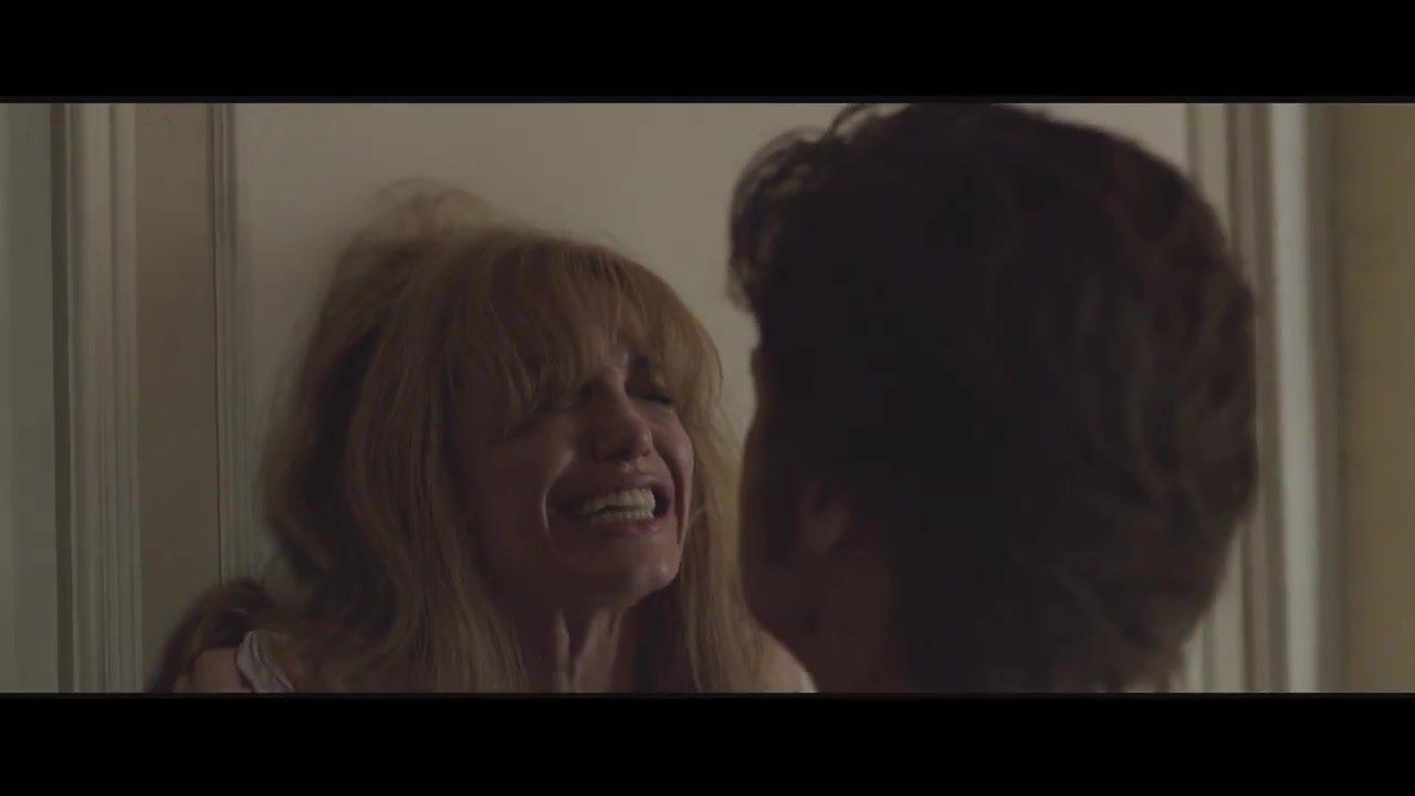 Filmes-2015-ByTheSea-Featurette-ALookInside-016.jpg