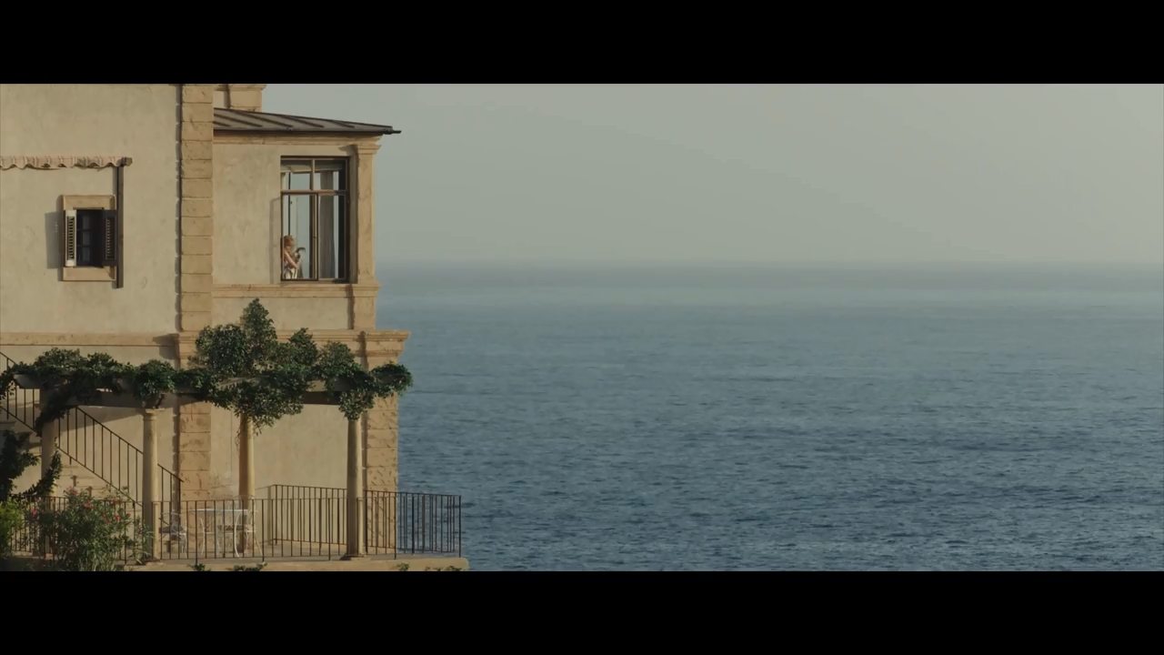 Filmes-2015-ByTheSea-Trailer02-026.jpg