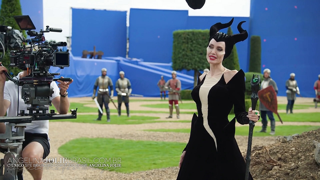 Filmes-2019-Maleficent2-BTS-Screencaps-007.jpg