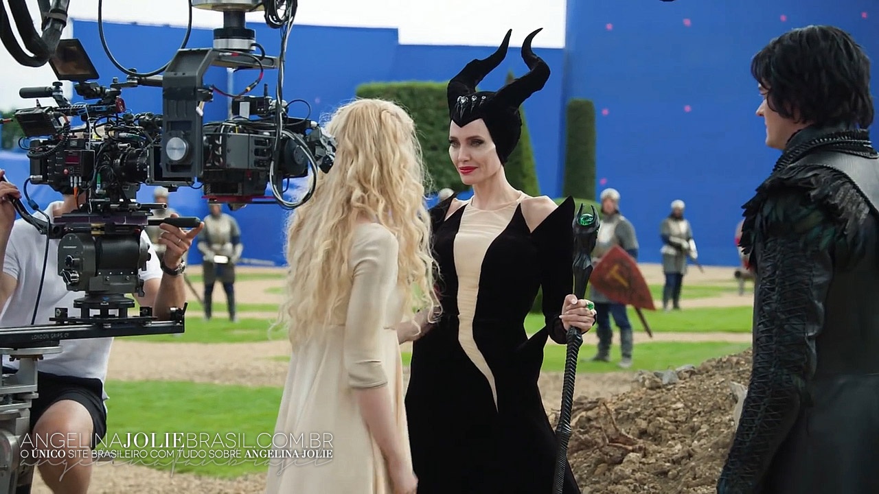 Filmes-2019-Maleficent2-BTS-Screencaps-010.jpg