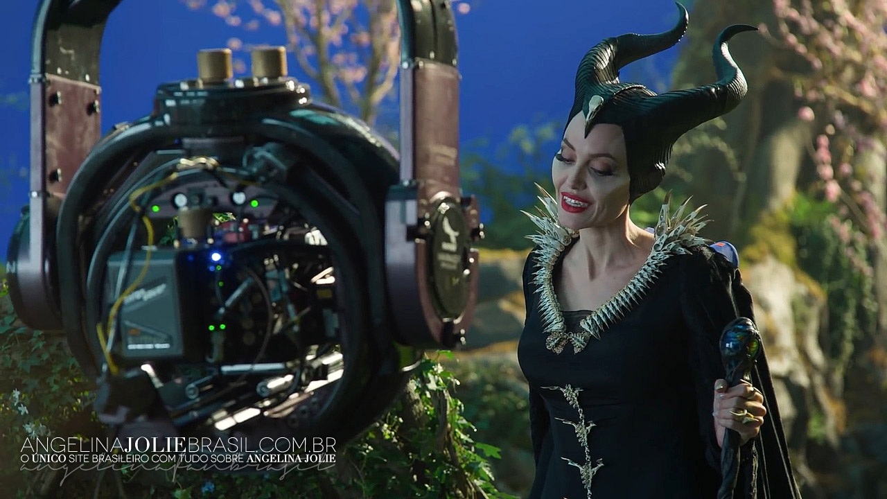 Filmes-2019-Maleficent2-BTS-Screencaps-016.jpg