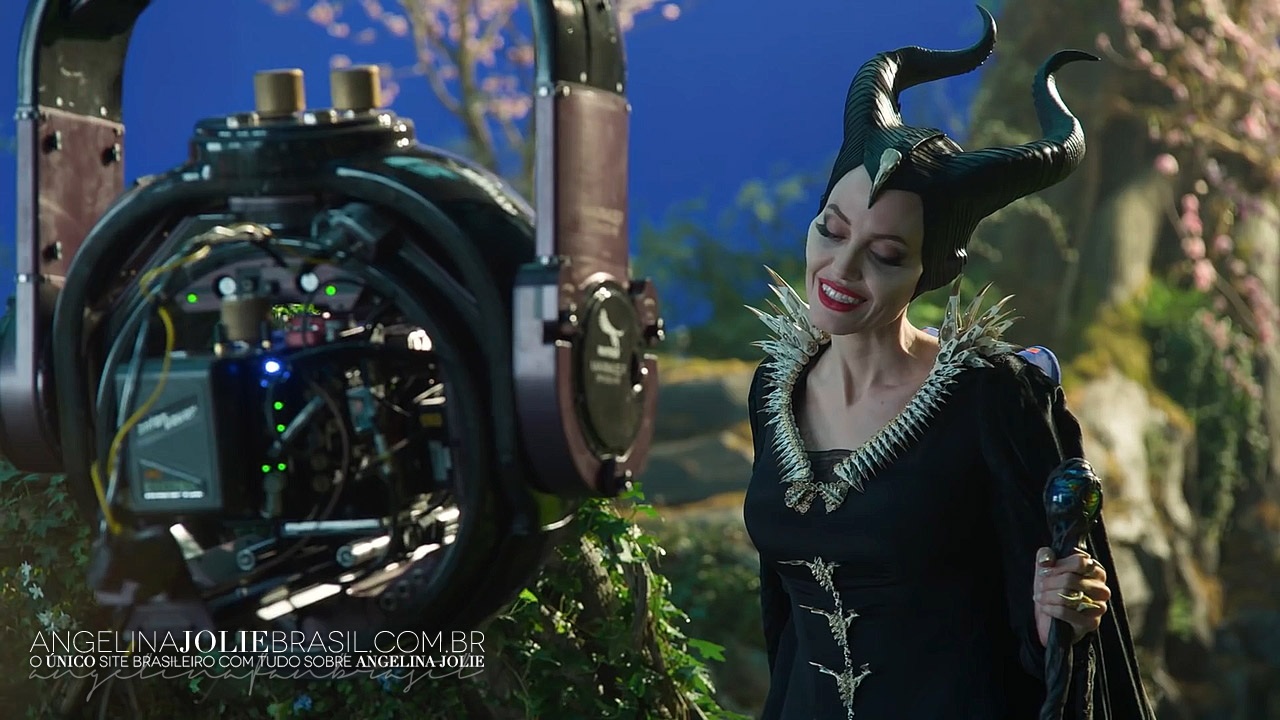 Filmes-2019-Maleficent2-BTS-Screencaps-017.jpg