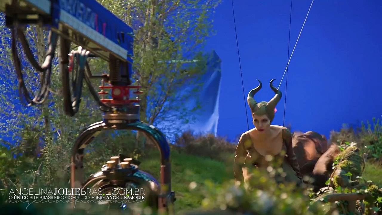 Filmes-2019-Maleficent2-BTS-Screencaps-029.jpg