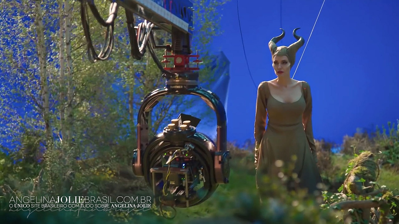 Filmes-2019-Maleficent2-BTS-Screencaps-030.jpg