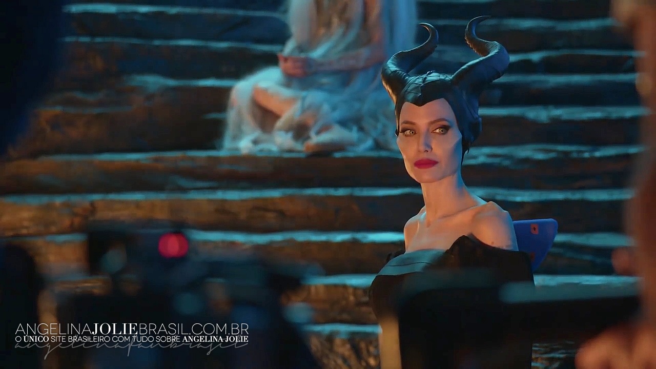 Filmes-2019-Maleficent2-BTS-Screencaps-039.jpg