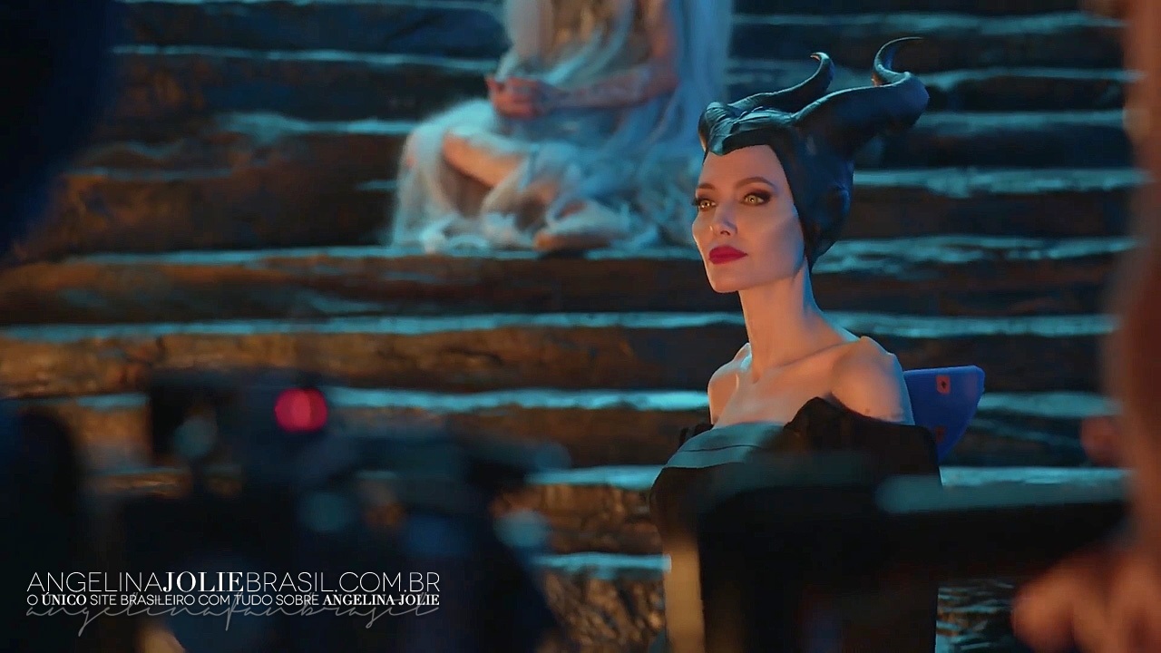 Filmes-2019-Maleficent2-BTS-Screencaps-040.jpg