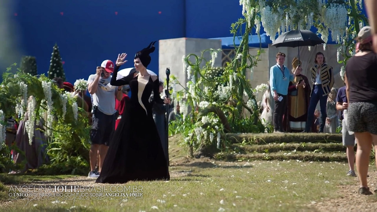 Filmes-2019-Maleficent2-BTS-Screencaps-059.jpg