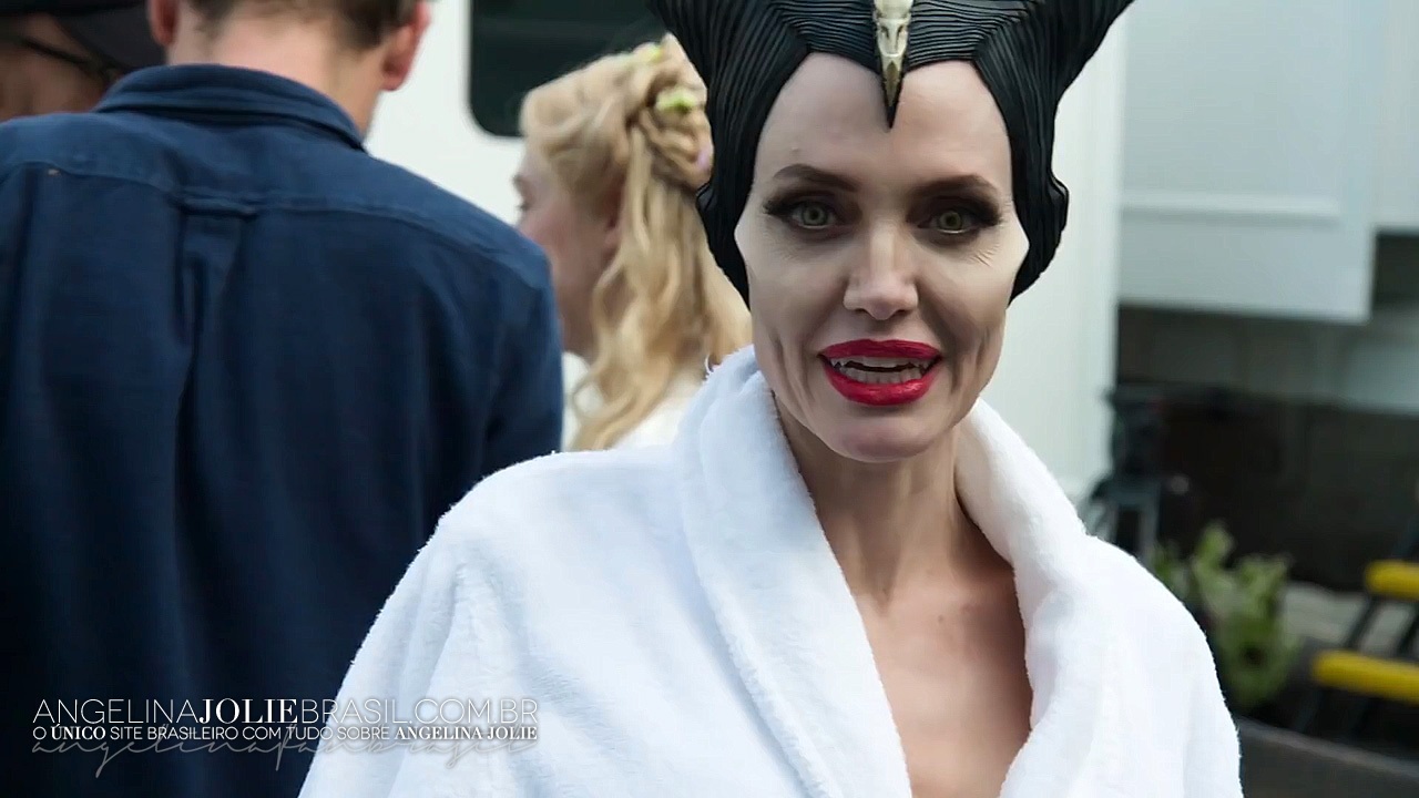 Filmes-2019-Maleficent2-BTS-Screencaps-074.jpg