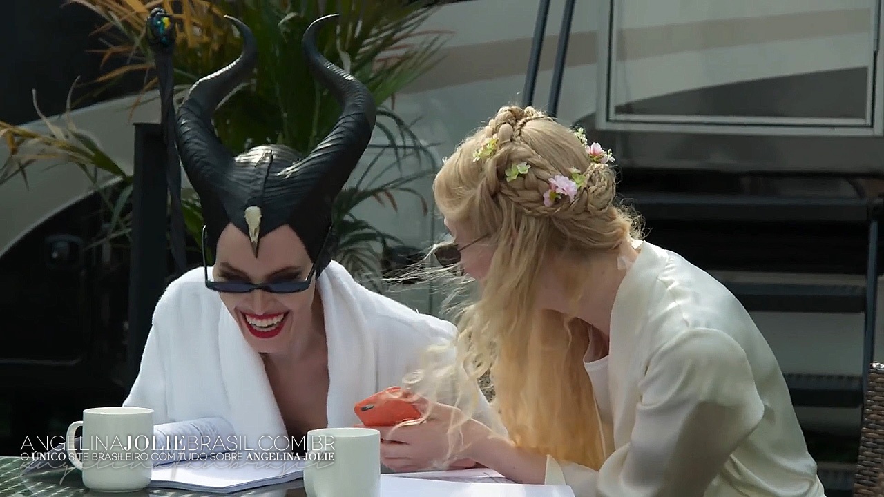 Filmes-2019-Maleficent2-BTS-Screencaps-088.jpg