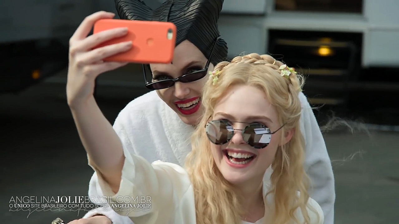 Filmes-2019-Maleficent2-BTS-Screencaps-094.jpg