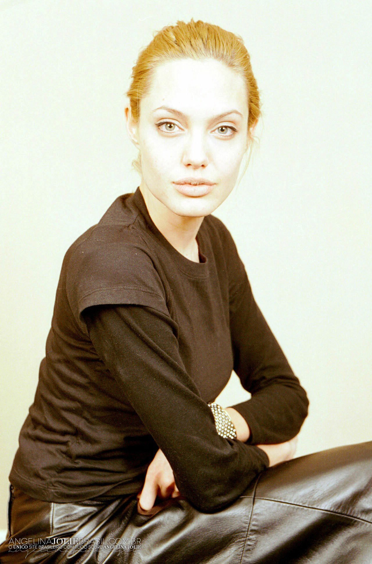 Adam Hollingworth Photoshoots 1999 Adamhollinguort 015 Angelina Jolie Brasil Gallery