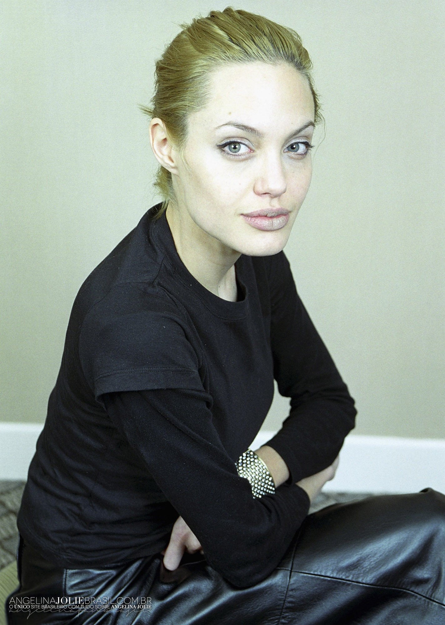 Adam Hollingworth Photoshoots 1999 Adamhollinguort 019 Angelina Jolie Brasil Gallery