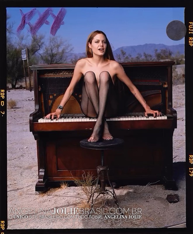 Photoshoots-1999-MarkSeliger-Set4-012.jpg