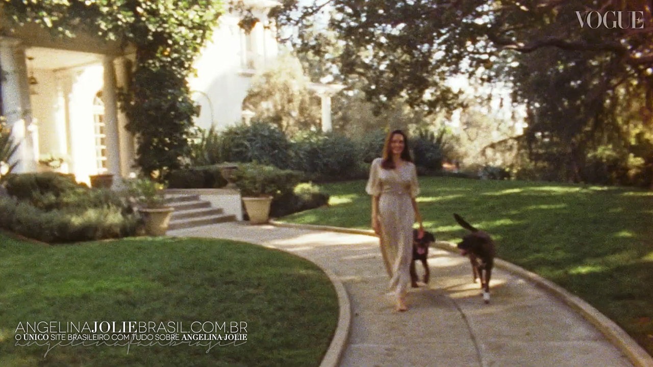 Screencaps-2021-VogueUK-InsideJolieHollywoodGarden-002.jpg