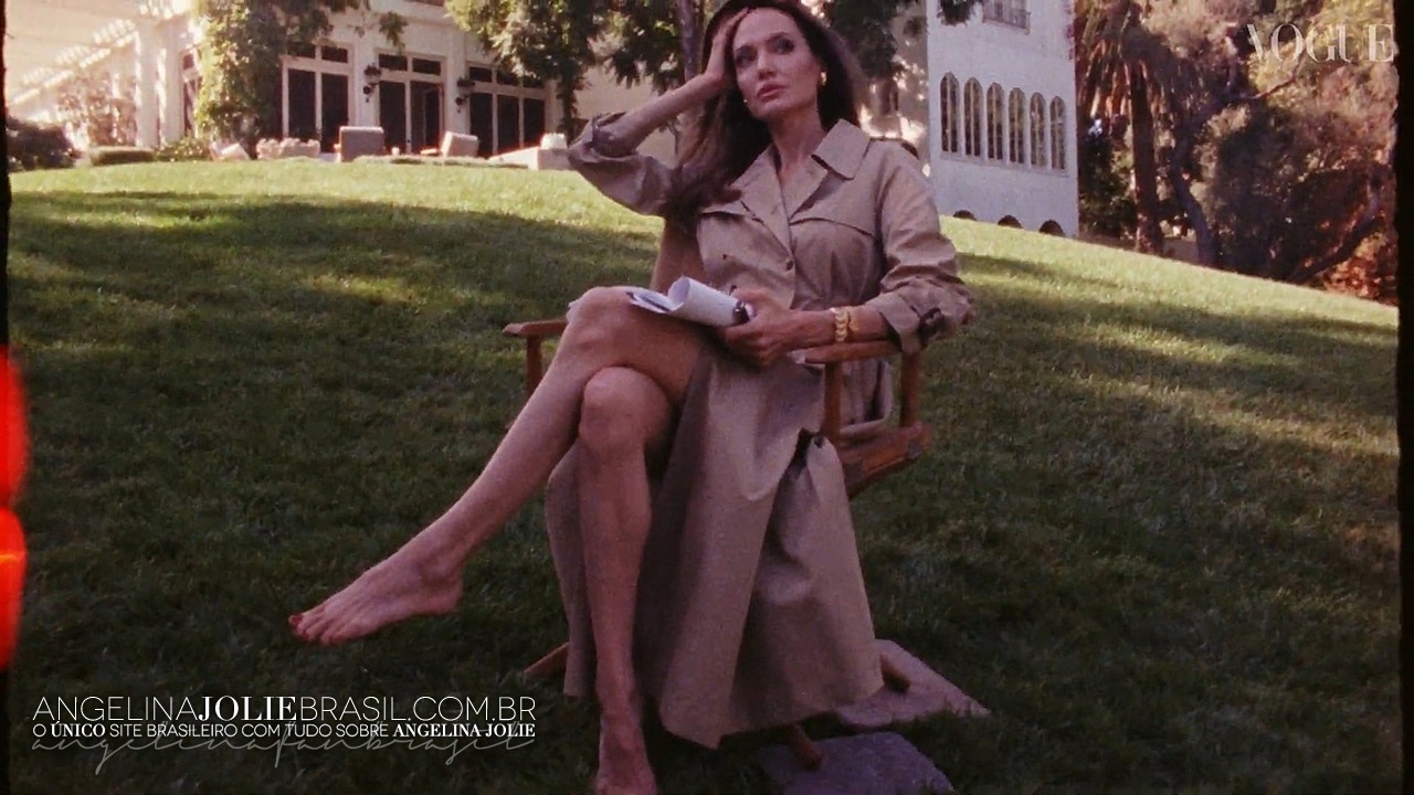 Screencaps-2021-VogueUK-InsideJolieHollywoodGarden-035.jpg