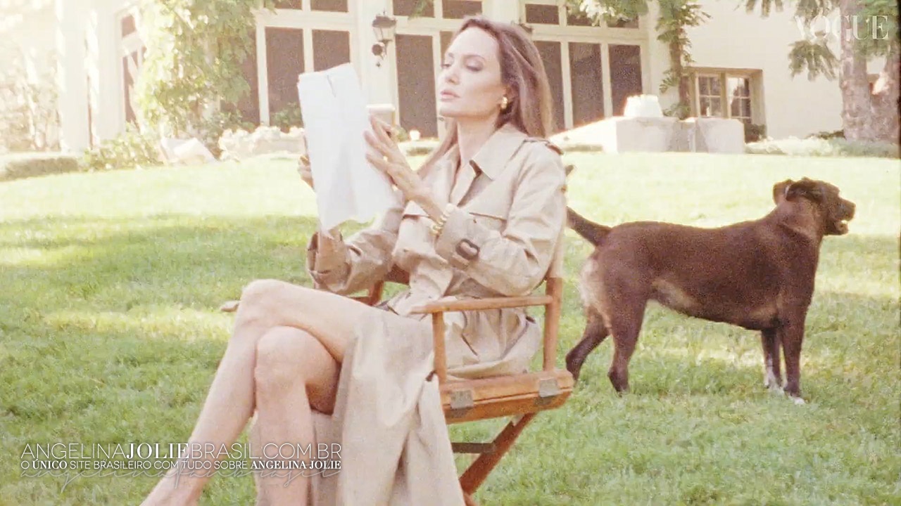 Screencaps-2021-VogueUK-InsideJolieHollywoodGarden-037.jpg