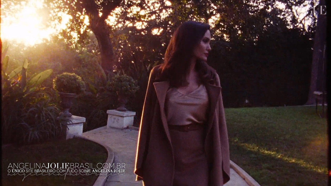 Screencaps-2021-VogueUK-InsideJolieHollywoodGarden-041.jpg