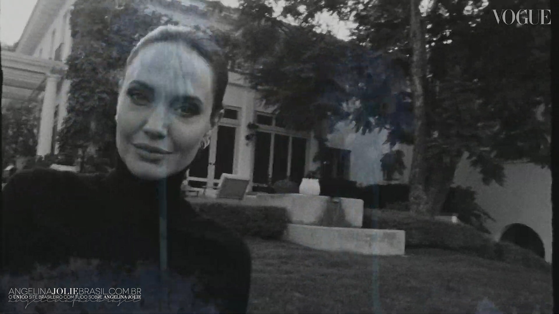 Screencaps-2021-VogueUK-InsideJolieHollywoodGarden-053.jpg