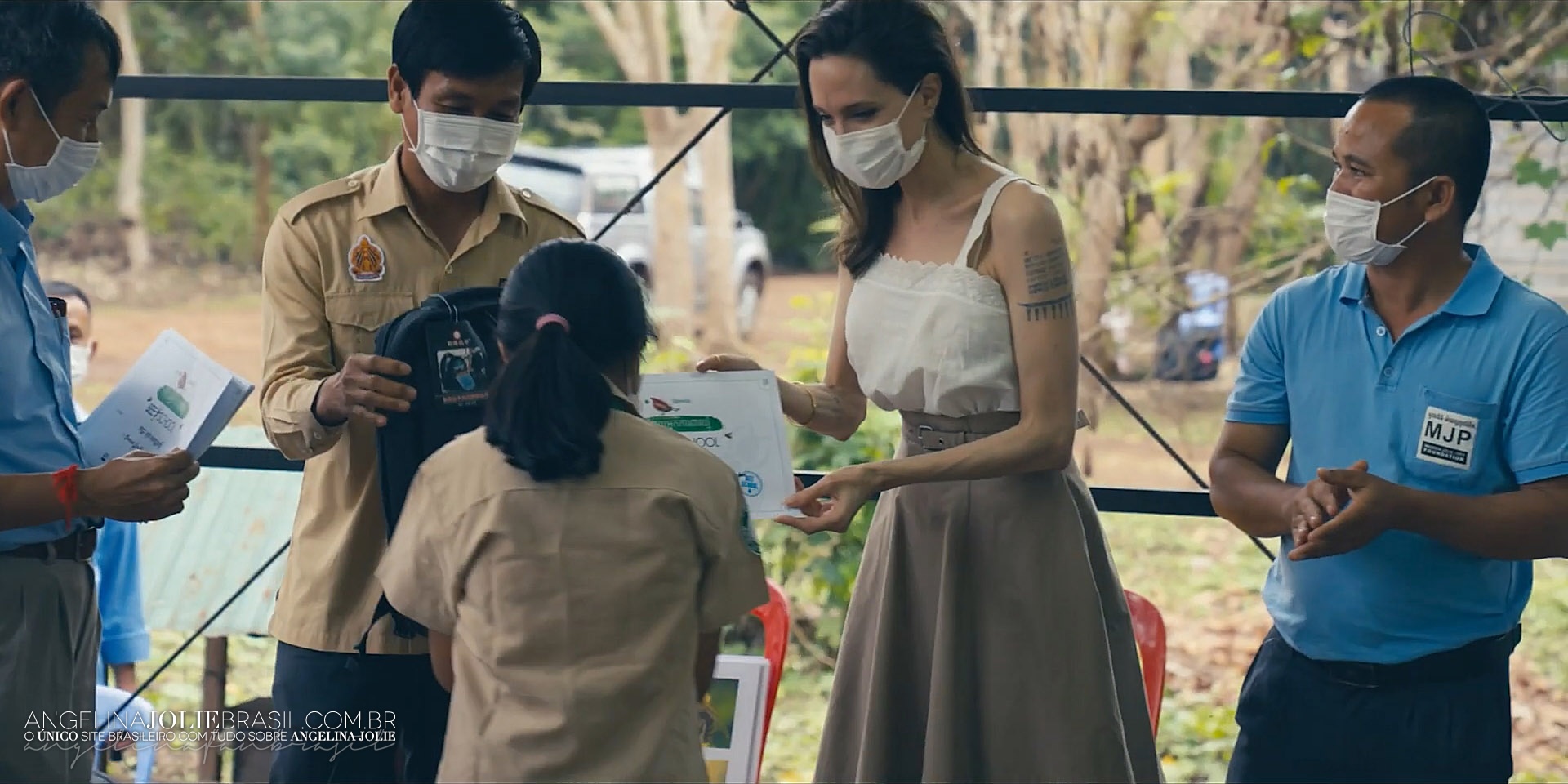 TrabalhoHum-WomenForBees-PromoVideo-Camboja-1-037.jpg