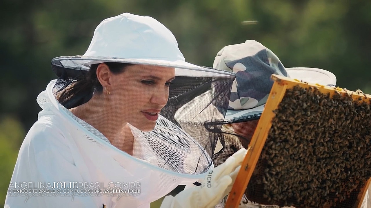 TrabalhoHumanitario-Programas-WomenForBees-PromoVideo-2-018.jpg