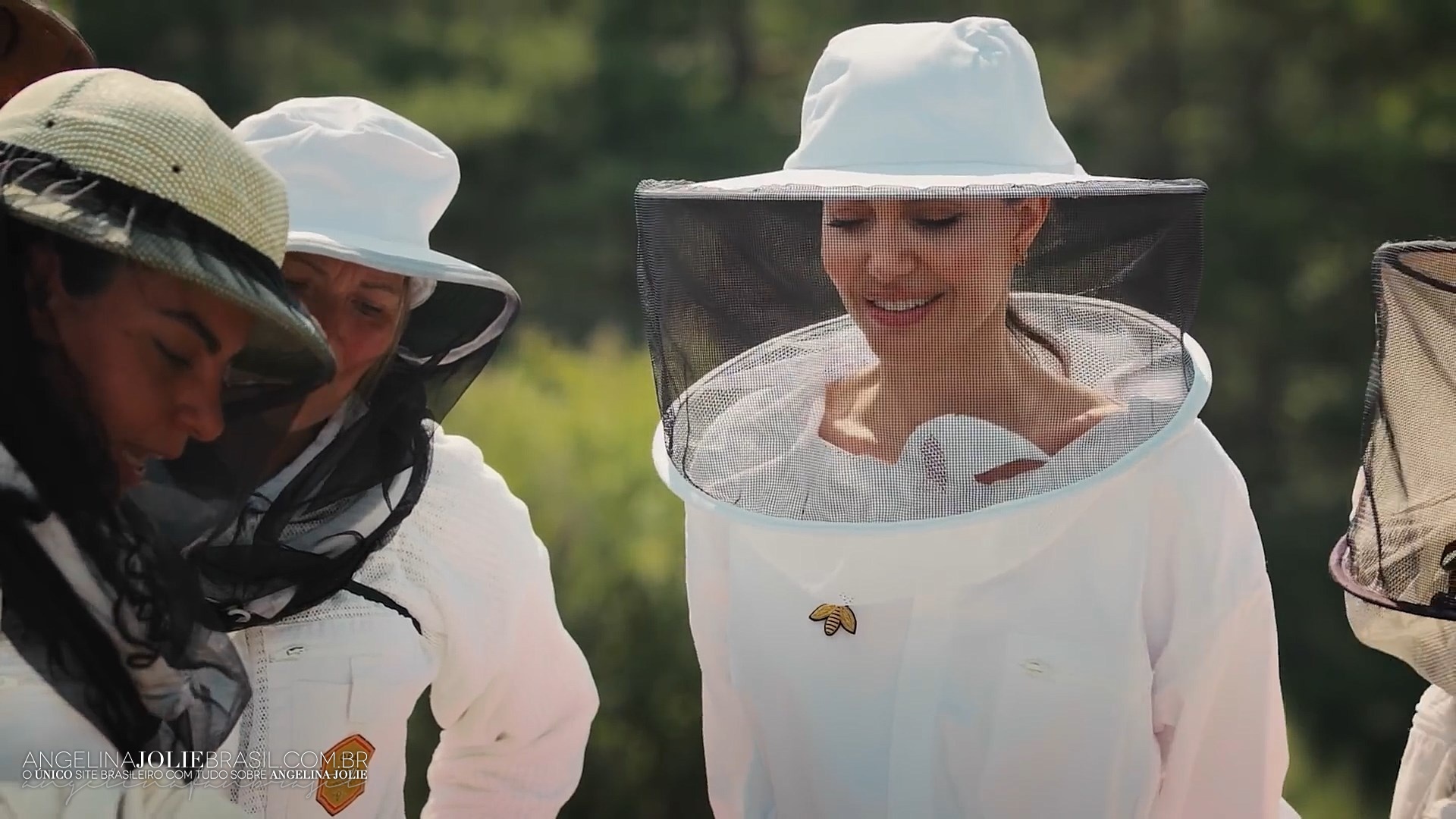 TrabalhoHumanitario-Programas-WomenForBees-PromoVideo-2-055.jpg