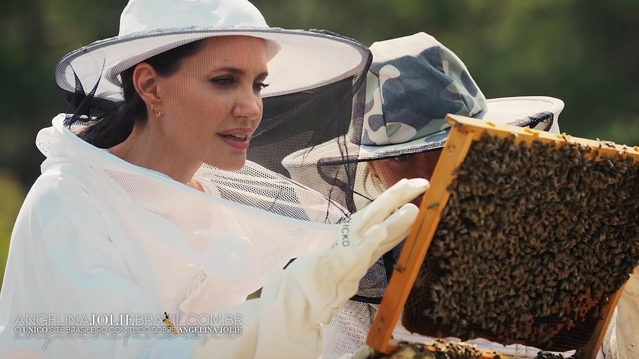 TrabalhoHumanitario-Programas-WomenForBees-PromoVideo-2-066.jpg